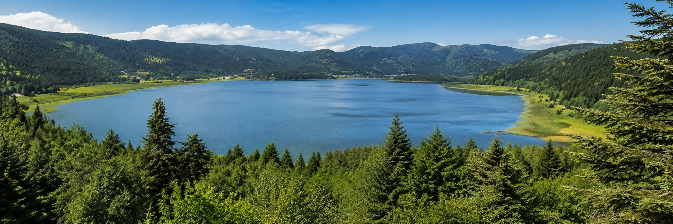 Abant Gölü Bolu panoramik doğa manzarası