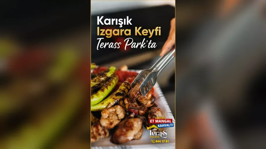 Terass Park karışık ızgara tabağında et ve közlenmiş biberler